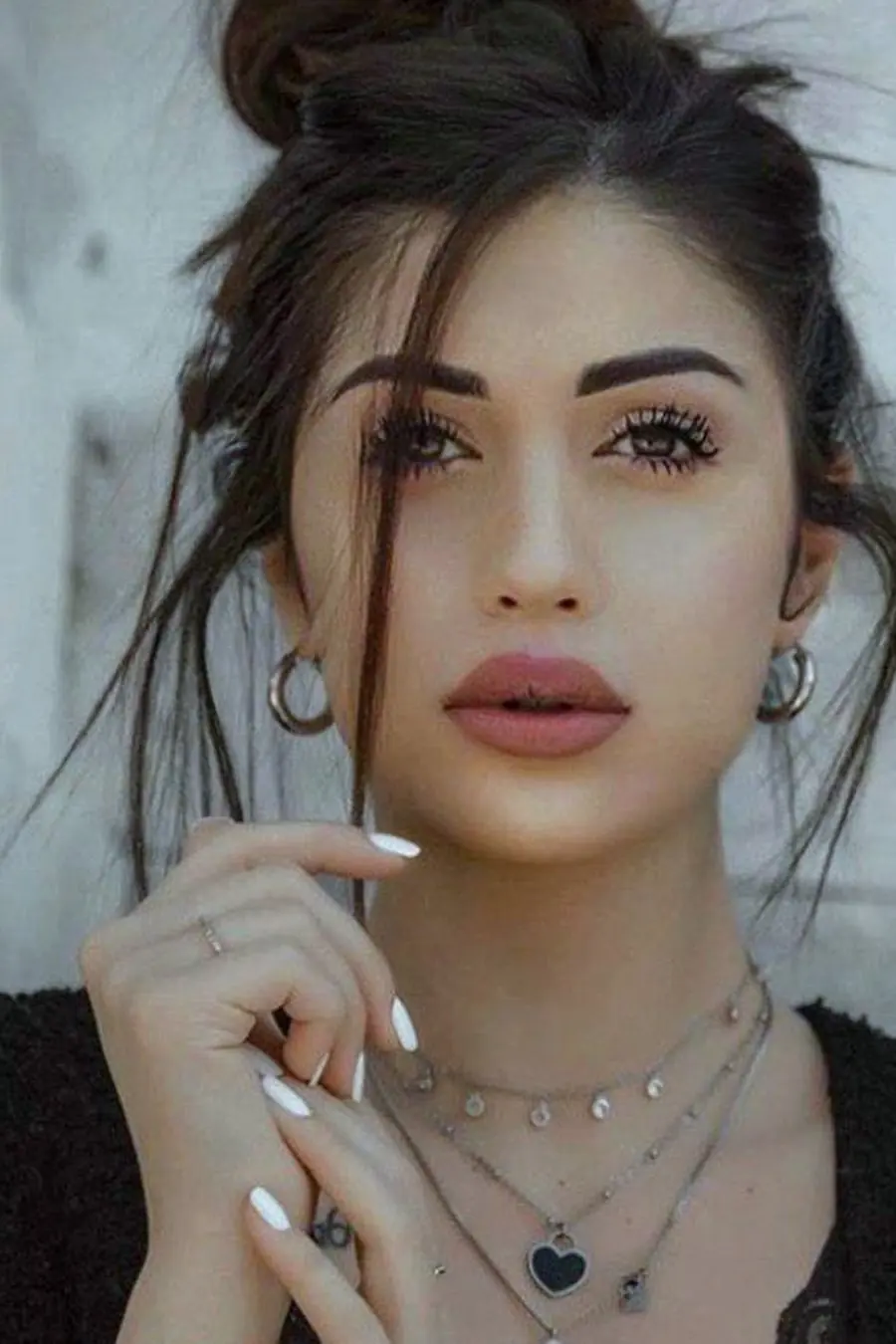 Ritratto di CECILIA ZAGARRIGO che indossa gioielli FDreams
