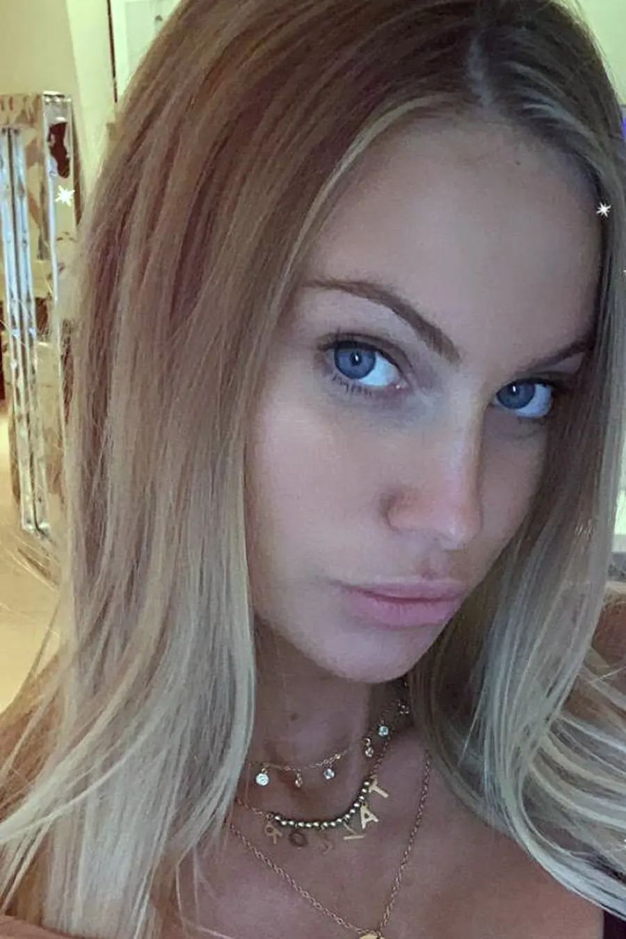 Ritratto di TAYLOR MEGA che indossa gioielli FDreams